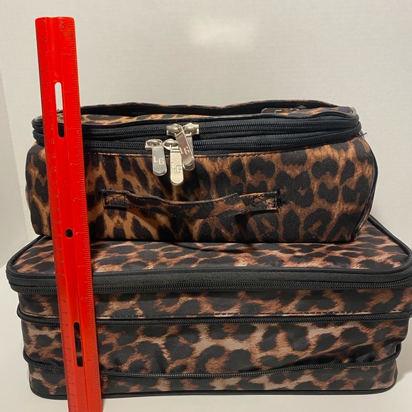 LG Accessory and Makeup Bags - Picture 9 of 9